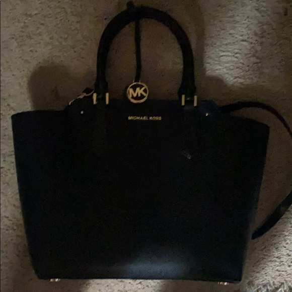 Michael Kors Handbags - Large Michael Kors purse